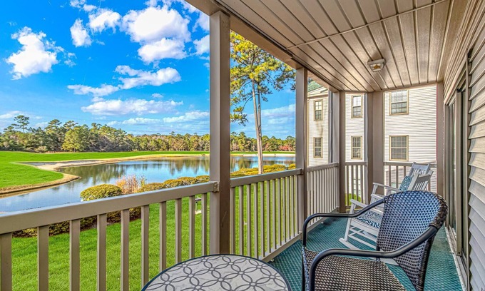 Pawleys Island Condominio | Winter Sale! Lake & Golf Course Views from your Private 2nd floor patio
