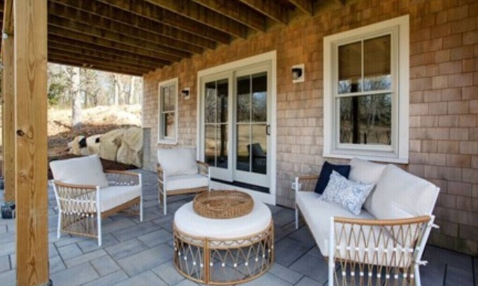 Barnstable Casa | WINTER SEASON DISCOUNT: Luxury Villa with Pool. Walk to Village and Beach!