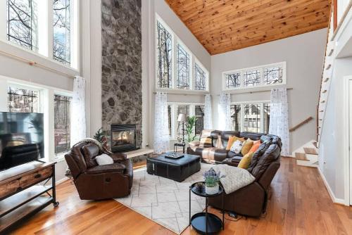 Pedlars Edge Chalet De Esquí | Wintergreen Ridge Retreat - Family Home