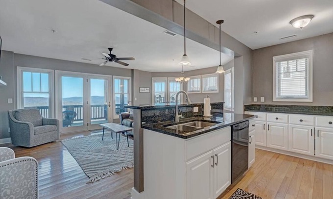 Banner Elk Condominio | Wintergreens R1612 - Comunidad cerrada, piscinas, clubes, salas de fitness, captura y liberación estanques, Nature Conservancy, tarifas espectaculares !!
