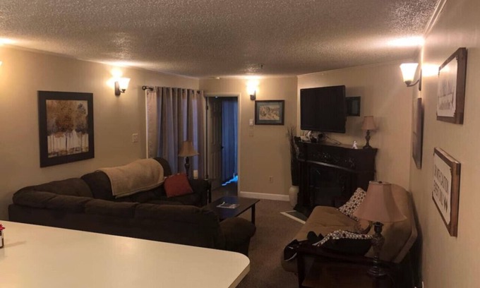 Ghent Condominio | Winterplace Ski in Ski out condo Second Floor D205