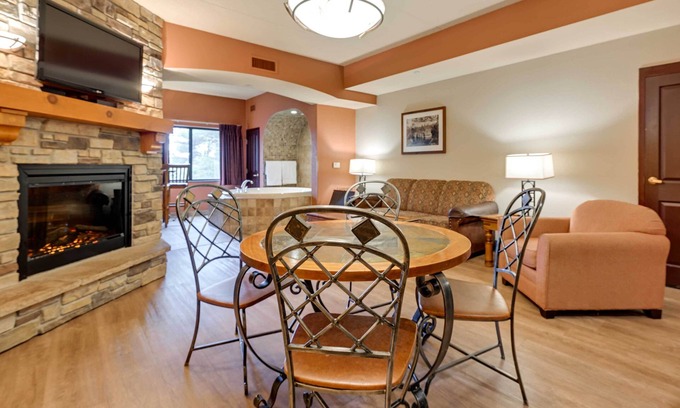 Wisconsin Dells Condominio | Wisconsin Dells Resort Condo w/ 2 Fireplaces