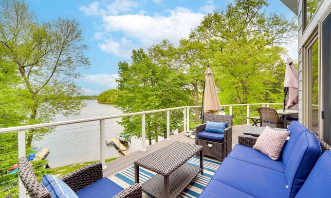 Almelund Casa | Wisconsin Vacation Rental with Fire Pit on Long Lake