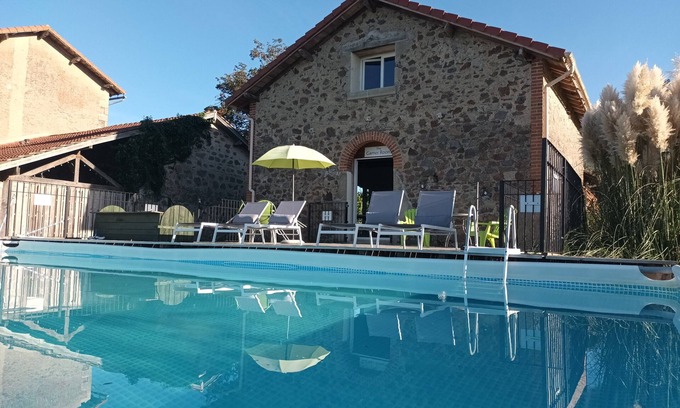 Adriers Cabaña | Wisdom Gites - Lime Tree View cottage with pool, WiFi, garden and parking
