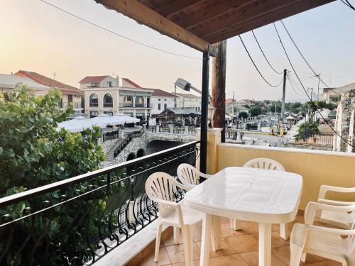 Melikia Casa | Wisteria House