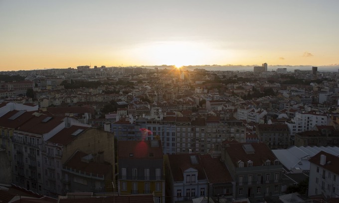 Alfama Apartamento | "El Nido de la puesta del sol" - con una vista de la ciudad