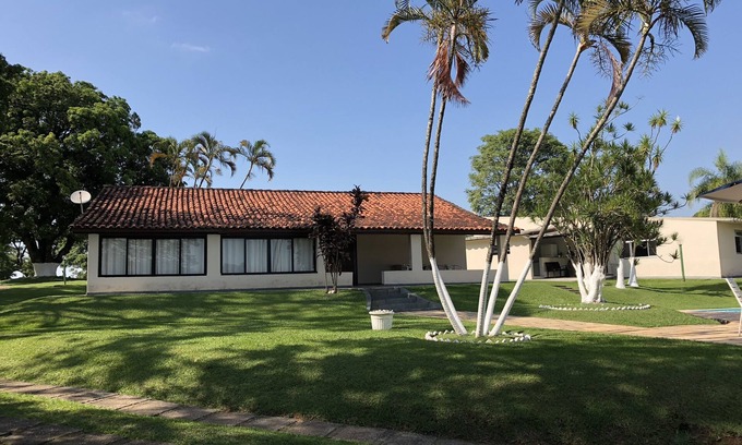 Aracoiaba da Serra Casa | ¡Con opción de cocinero y pensión completa! 2 cuadras, piscina, barbacoa.