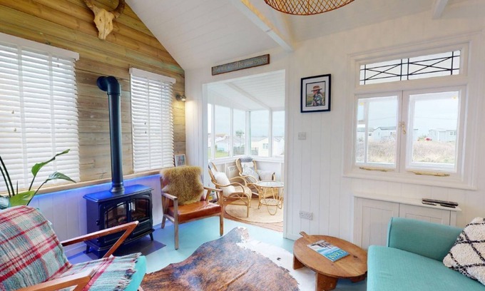 Hayle Apartamento | With views across the park and distant sea views, West View is a perfect beachside bolthole
