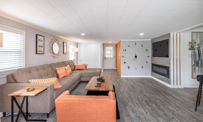 Southeast Raleigh Casa | WITHIN MINUTES TO COASTAL CREDIT UNION MUSIC PK & WALNUT CREEK SOFTBALL COMPLEX