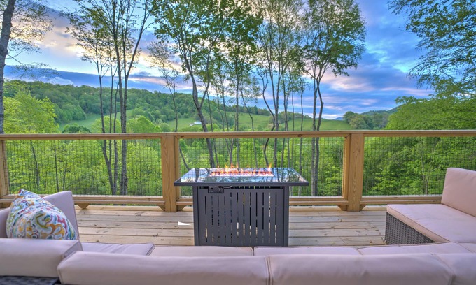 Heavens Holler Chalet De Esquí | Blue Ridge Mountain Views Lux Home in the Trees