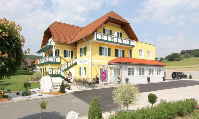 Jennersdorf Apartamento | Wohlfühl-kuschelzimmer 4 Pers. - Hotel-garni Thermenglück