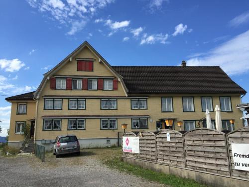 Oberuzwil Cama Y Desayuno | Wohlfühloase für Mensch und Hund