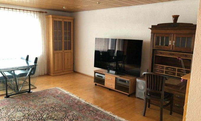 Wollmatingen Apartamento | Wohnung für 4 Personen, 2 Schlafzimmer, 2 Parkplätze, WLAN