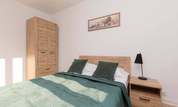 Ursus Apartamento | Wojciechowskiego 39 | Beautiful Apartment | Desk