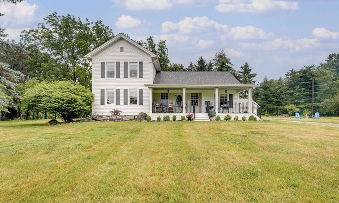 Westler Lake Casa | Wolcottville Farmhouse: 18 Mi to Shipshewana