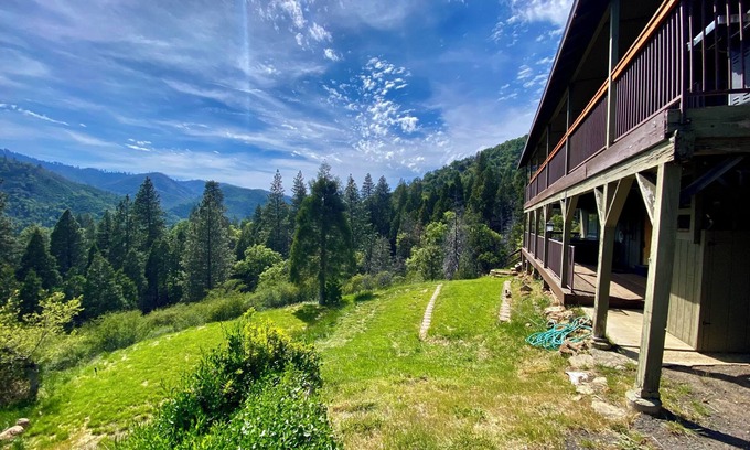 Springville Cabina | Wolf Cabin: A Place to Unwind & Enjoy Nature with the Most Spectacular Views!!!