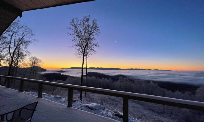 Mars Hill Casa | Carolina Moon