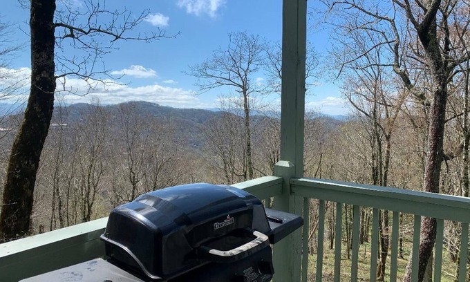 Wolf Laurel Casa | Wolf Laurel Mountain House with a View