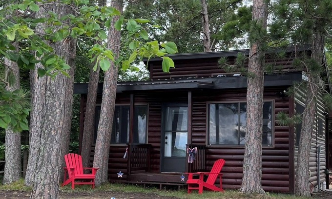 Hackensack Cabina | Woman Lake Cabin! 30 Feet From the Water!