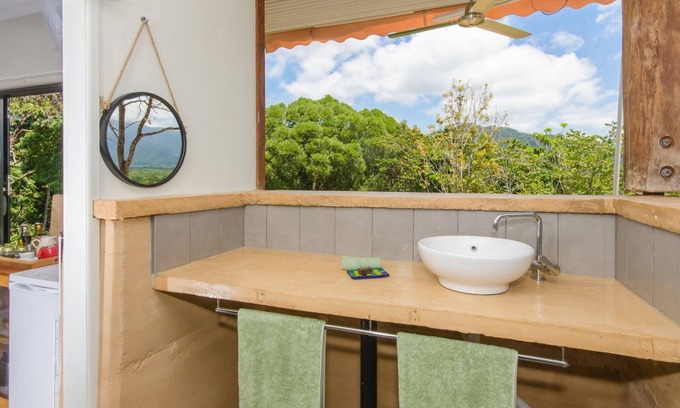 Cow Bay Casa | Retiro Wompoo - Bungalow Rambutan con vistas