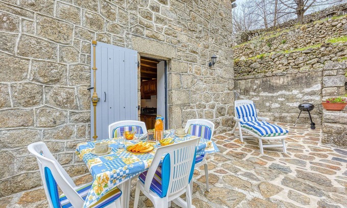 Sainte-Marguerite-Lafigere Casa | Maravillosa casa de vacaciones privada para 4 personas con TV, terraza y vista panorámica