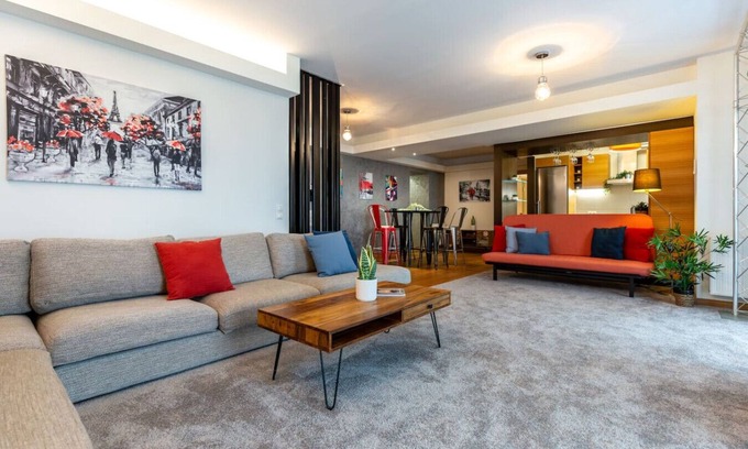 Sector 2 Apartamento | Wonderful 1BR & Balcony: Heaven for Extended Stays