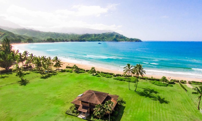 Hanalei Casa | Wonderful 6 Bedroom for 10 Hanalei Home. Beachfront!