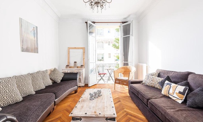 Gambetta Apartamento | Wonderful and bright apartment close to everything