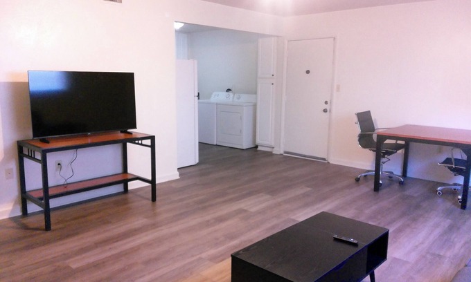 Kabrich Crescent Apartamento | Wonderful Apartment in Hokie Nation!