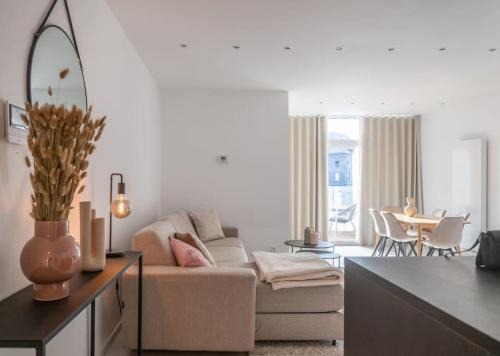 Zuid Apartamento | Wonderful central 2BR Ghent apt w view on Leie