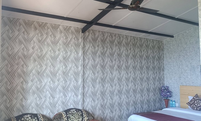 Bhimtal Cabaña | Wonderful cottage with WiFi in Naukuchiatal with lake and mountain viewnn