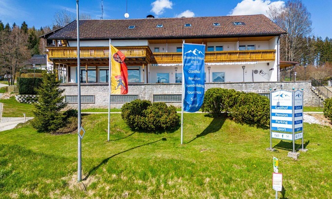 Bayerisch Eisenstein Casa | Maravillosa casa de vacaciones privada para 36 personas con WIFI, TV, terraza y aparcamiento