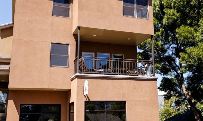 Hood River Condominio | MARAVILLOSO Downtown Condo con todo en el corazón de Hood River
