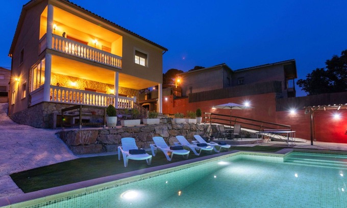 Macanet de la Selva Casa | Casa de vacaciones privada con WIFI, piscina privada, TV, patio, mascotas permitida, aparcamiento