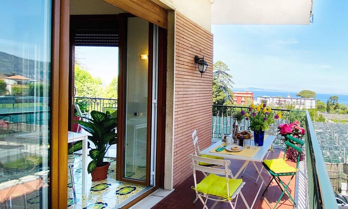 Sorrento City Centre Apartamento | Wonderful family apt with terrace sea view in Sorrento center near the beach