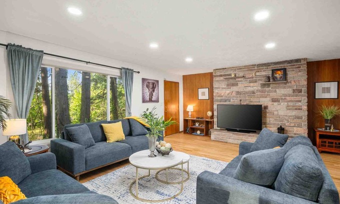 Gresham Casa | Great Deals on Summer Stays!