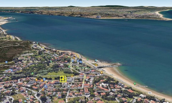 Caxias Casa | Wonderful home 3 mins from beach; 15 mins from Lisboa by train!