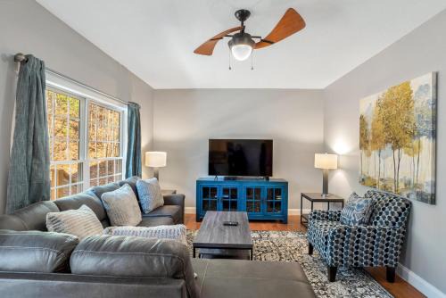 Asheville Casa | Wonderful Home With Hot Tub 5 Min to Downtown Asheville