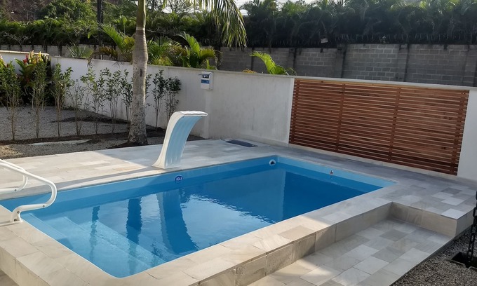 Horto Casa | Casa con piscina en condominio Ubatuba Country
