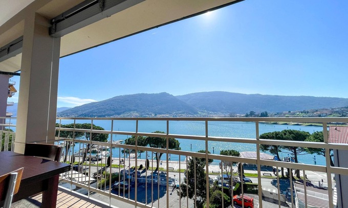 Sarnico Apartamento | Precioso ático en el lago Iseo, cerca de Bérgamo
