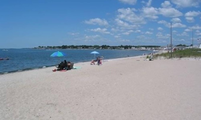 Saybrook Manor Cabaña | Maravillosa ubicación, a pie de playa, patio privado, perros bien, tarjetas de crédito