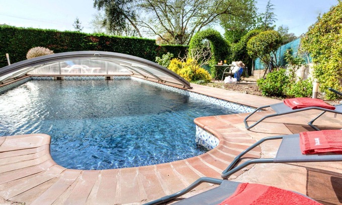 Can Carbonell Casa | Casa de vacaciones privada con WIFI, piscina privada, TV, terraza, mascotas permitida, aparcamiento