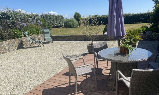 Bretteville-sur-Ay Casa | Preciosa casa de vacaciones privada con WIFI, TV, terraza, mascotas permitida y aparcamiento