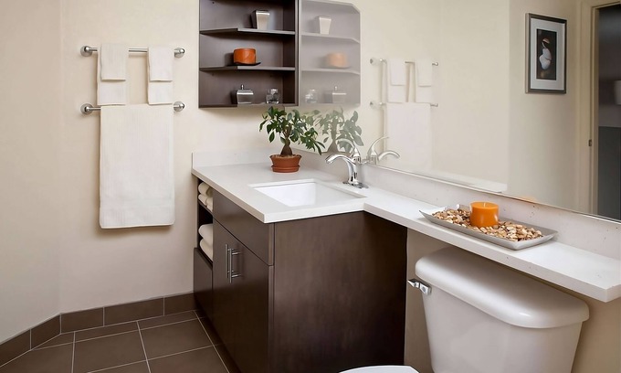 Southfield Hotel | Wonderful Place To Stay! 2 Relaxing Rooms w/ Living Room, FREE Parking