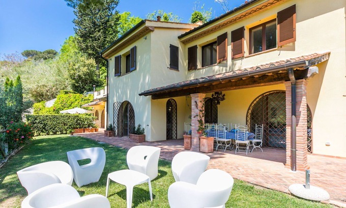Riparbella Villa | Casa de vacaciones privada con WIFI, A/C, jacuzzi, TV, terraza, vista panorámica, aparcamiento