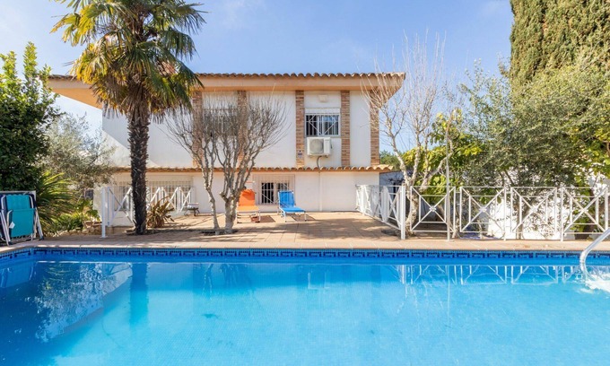 Tamarit Casa | Estupenda casa de vacaciones privada con A/C, WIFI, piscina privada, TV, balcón, aparcamiento