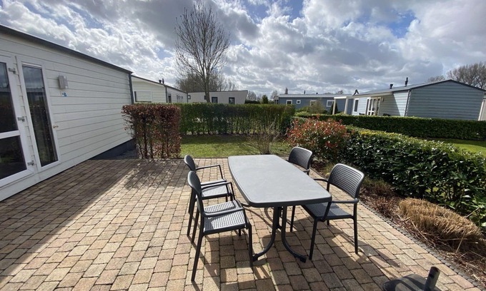 Dordtse Biesbosch Casa | Maravillosa casa de vacaciones privada para 4 personas con WIFI, TV, terraza y aparcamiento