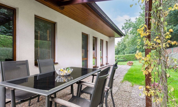 Rabyne Casa | Estupenda casa de vacaciones privada con WIFI, TV, patio, mascotas permitida y aparcamiento