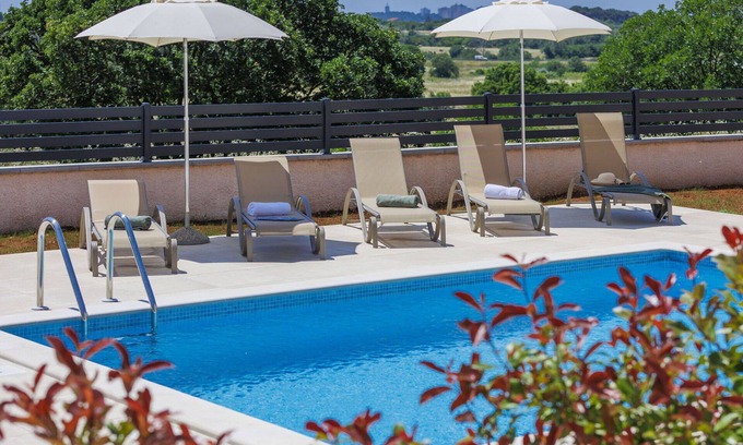 Jadreski Casa | Casa de vacaciones privada con piscina privada, WIFI, A/C, TV, terraza, vista panorámica
