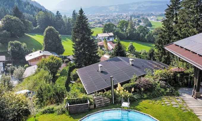 Woergl Casa | Preciosa casa de vacaciones privada con WIFI, jacuzzi, piscina privada, TV, terraza y aparcamiento